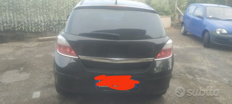 Usata Opel Astra 115 CV (84 kW) 2006 Nero Berlina
