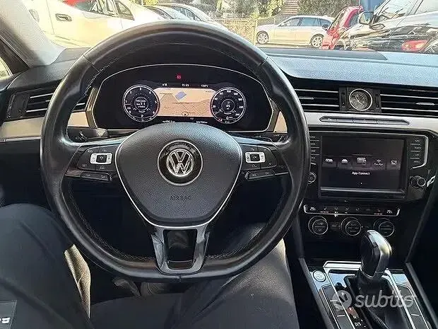 Usata VW Passat Executive 150 CV (110 kW) 2017 Grigio Station wagon