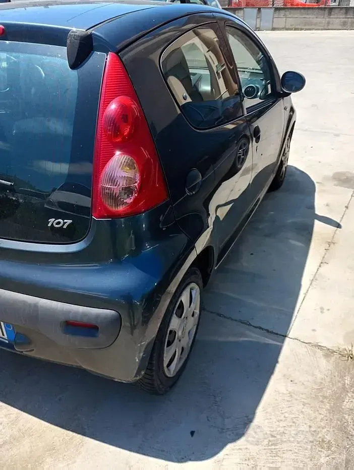 Usata Peugeot 107 68 CV (50 kW) 2009 Nero Utilitaria
