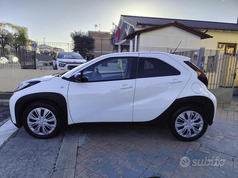 Usata Toyota Aygo X Active 72 CV (52 kW) 2024 Bianco SUV