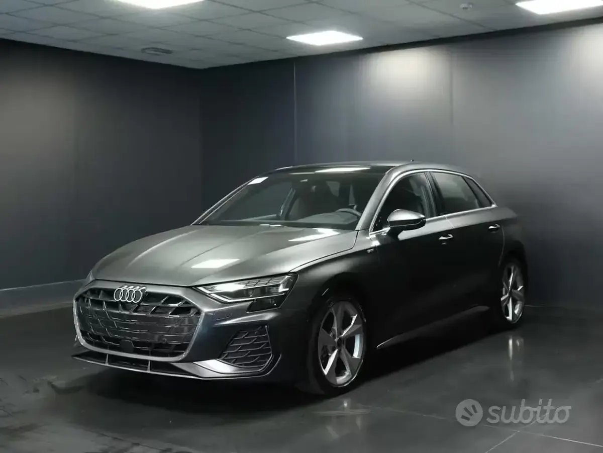 Nuova Audi A3 S-Line 150 CV (110 kW) 2025 Grigio Berlina