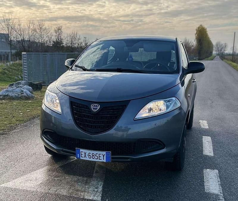 Usata Lancia Ypsilon Gold 80 CV (58 kW) 2014 Utilitaria