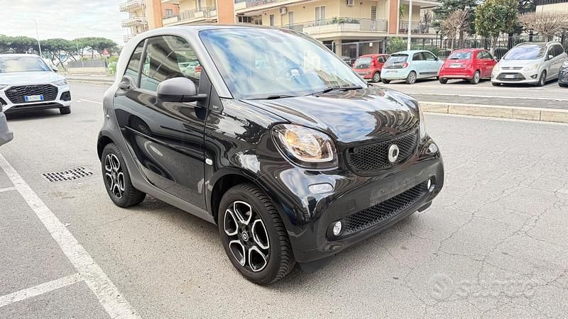 Usado Smart ForTwo Coupé Prime 71 CV (52 kW) 2018 Negro Coupe