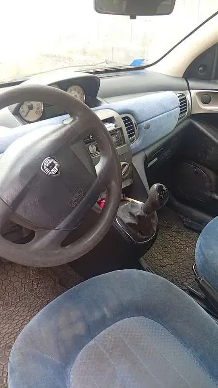 Usata Lancia Ypsilon 69 CV (50 kW) 2004 Utilitaria