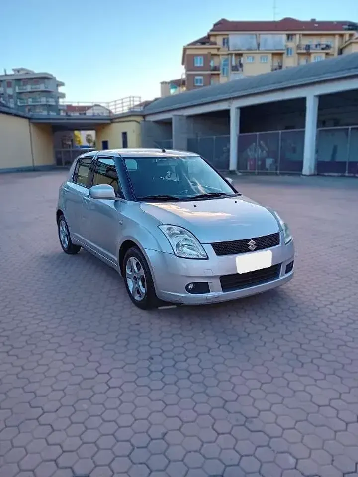 Usata Suzuki Swift GLX 92 CV (67 kW) 2005 Grigio Utilitaria