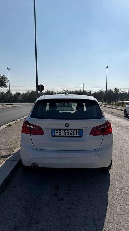 Usata BMW 216 Active Tourer Advantage 116 CV (85 kW) 2015 Bianco Monovolume