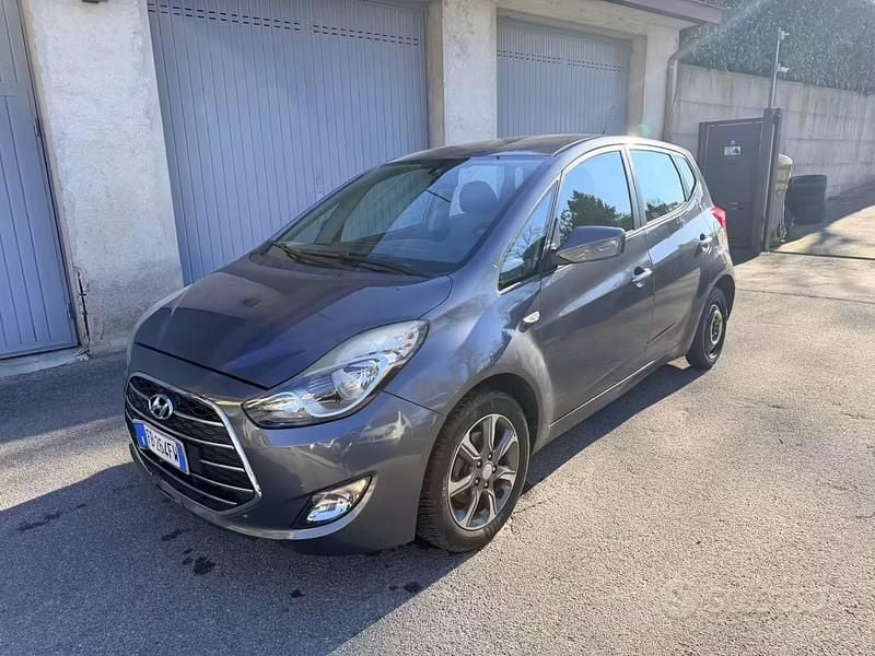 Usata Hyundai ix20 Classic 90 CV (66 kW) 2015 Grigio Utilitaria