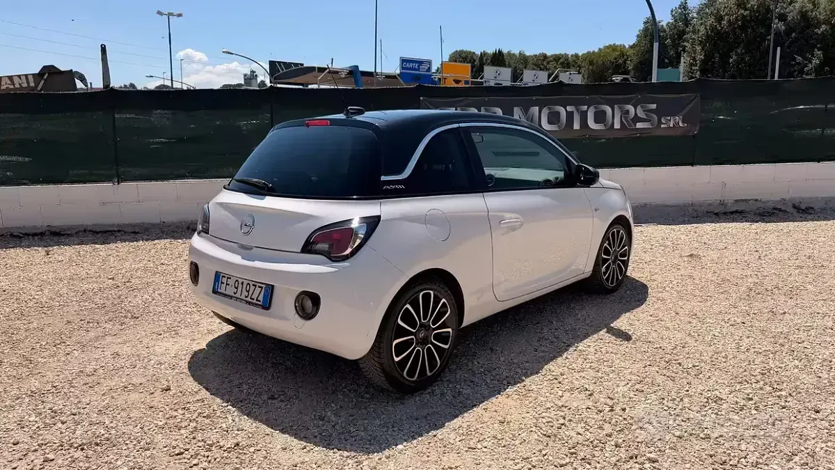 Usata Opel Adam Glam 69 CV (50 kW) 2017 Bianco Utilitaria