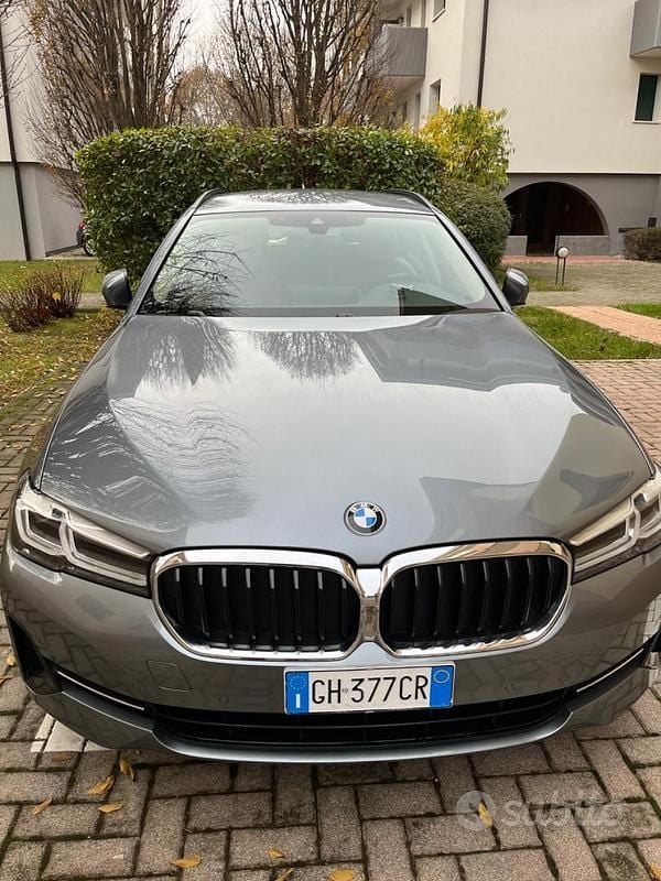 Grigio Usata 2022 BMW 520 Berlina | 28.000 € (Ottimo prezzo) - Immagine 1/4