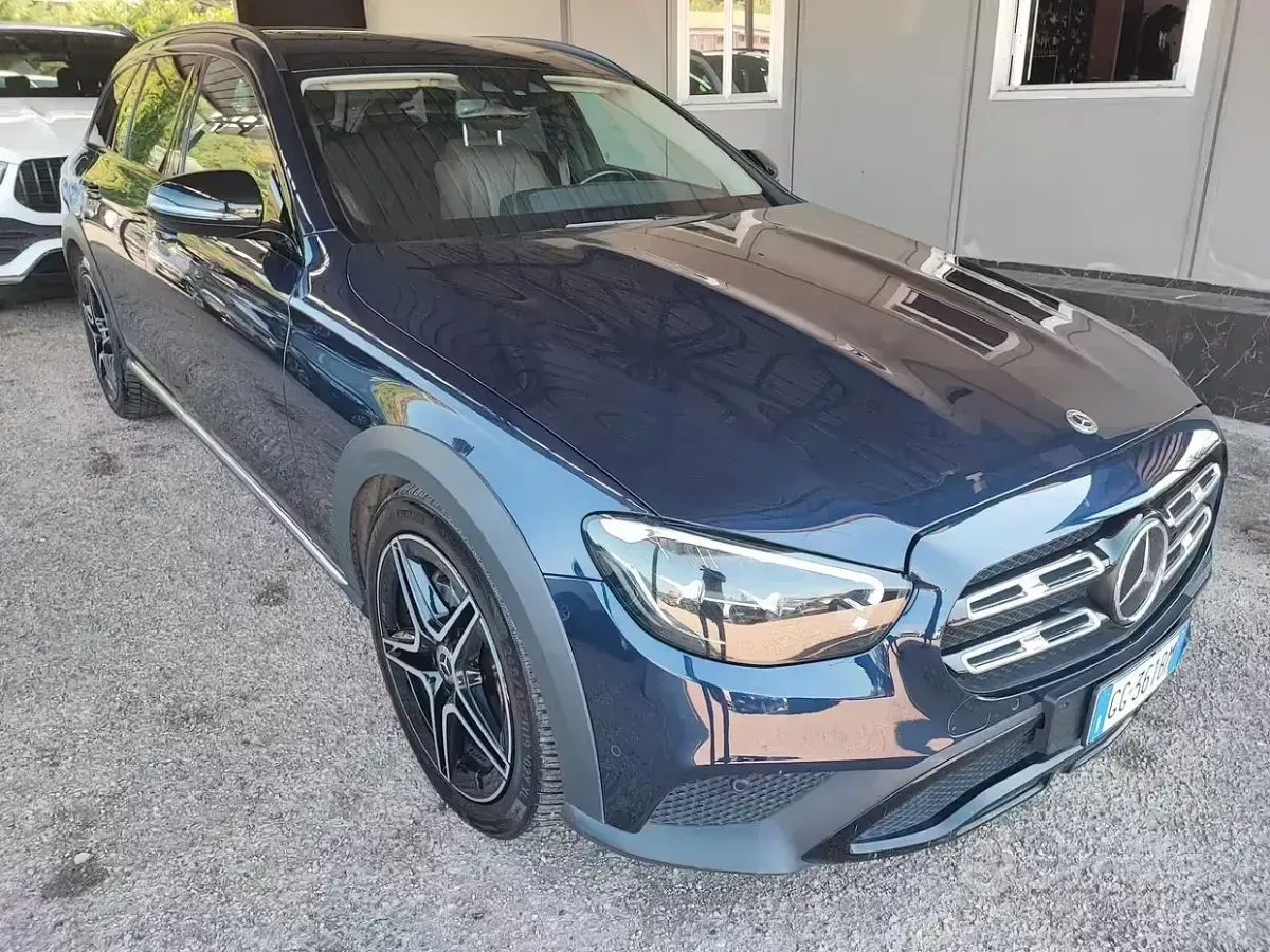 Usata Mercedes E220 Premium 194 CV (142 kW) 2021 Bluazzurro Station wagon