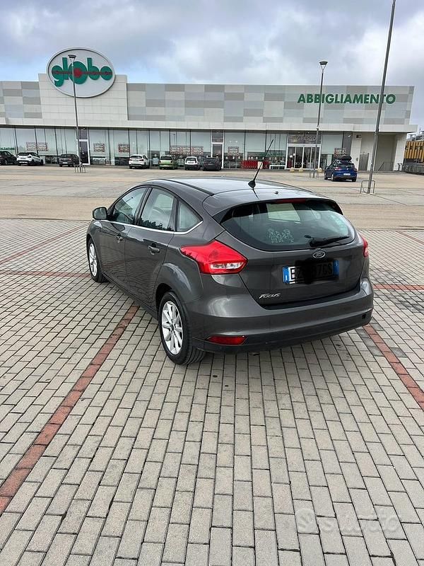 Usata Ford Focus Titanium 2015 Grigio Berlina