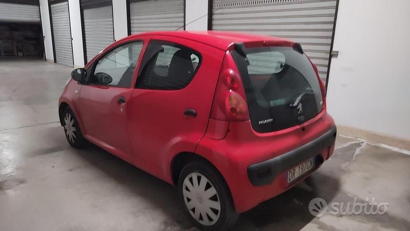 Usata Peugeot 107 68 CV (50 kW) 2008 Rosso Utilitaria