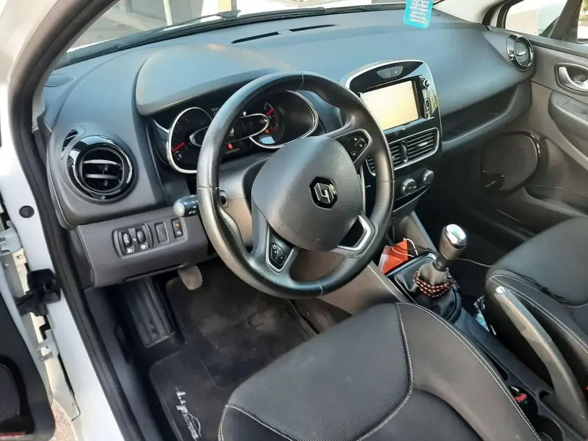 Usata Renault Clio IV Intens 75 CV (55 kW) 2017 Bianco Berlina