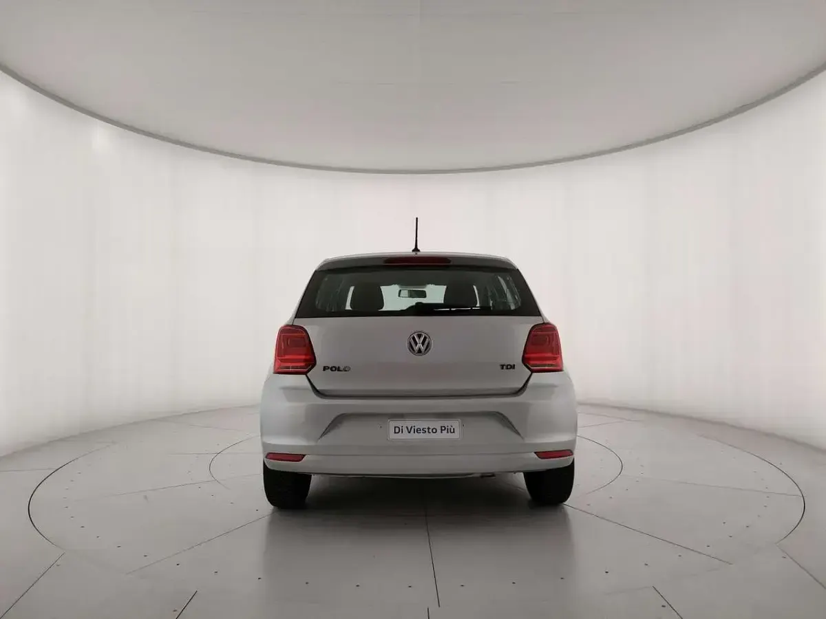 Usata VW Polo Trendline 75 CV (55 kW) 2017 Argento riflesso Berlina