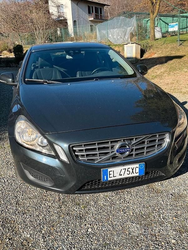 Usata Volvo S60 Kinetic 163 CV (119 kW) 2012 Grigio Berlina