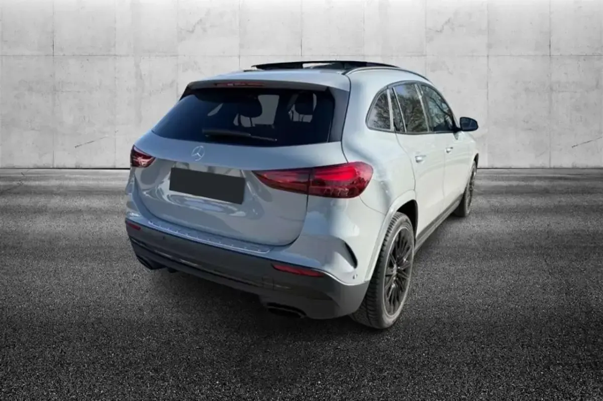Usata Mercedes GLA200 AMG Line Premium 150 CV (110 kW) 2025 Grigio SUV