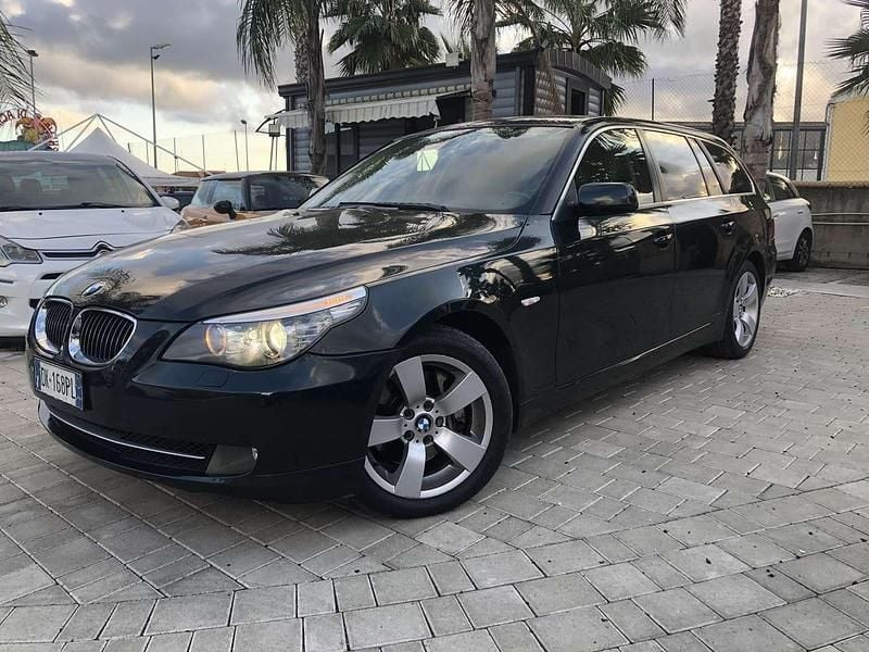 Usata BMW 530 193 CV (141 kW) 2008 Verde Station wagon