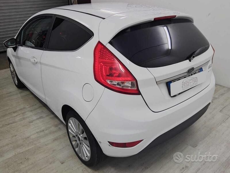 Usata Ford Fiesta Titanium 82 CV (60 kW) 2009 Utilitaria