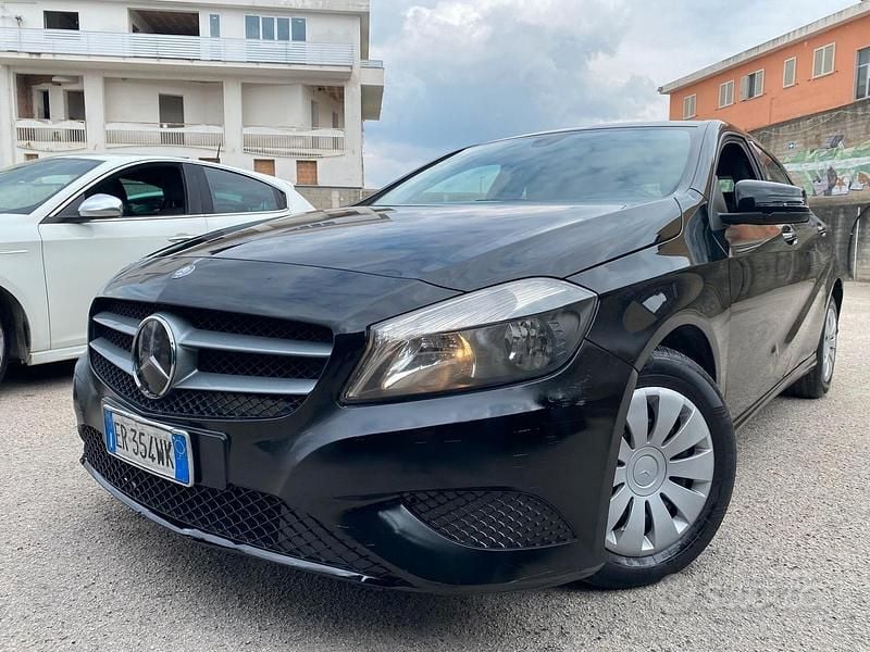 Usata Mercedes A180 110 CV (80 kW) 2013 Nero Berlina