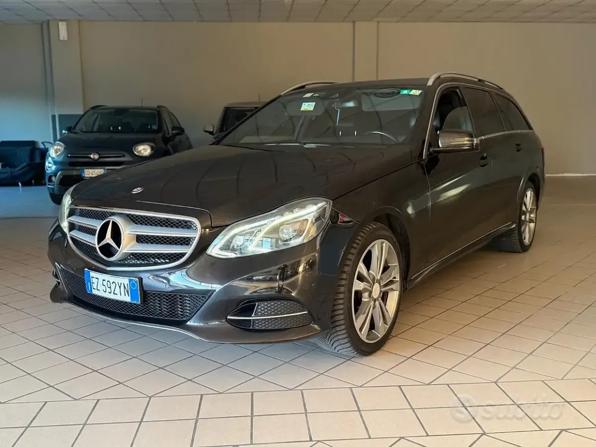 Usata Mercedes E220 Premium 170 CV (125 kW) 2015 Nero Station wagon
