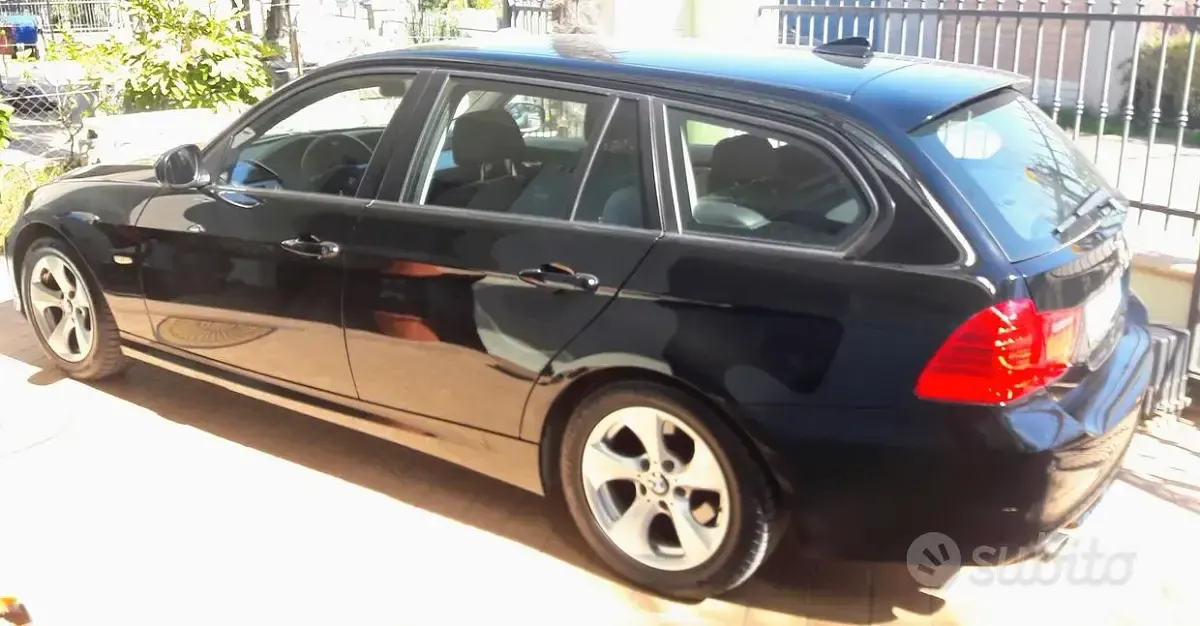 Usata BMW 320 Efficient Dynamics 184 CV (135 kW) 2011 Nero Station wagon