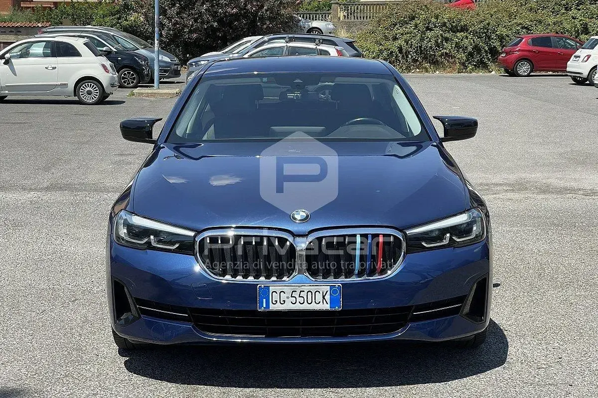 Usata BMW 520 Luxury Line 190 CV (139 kW) 2021 Blu Berlina