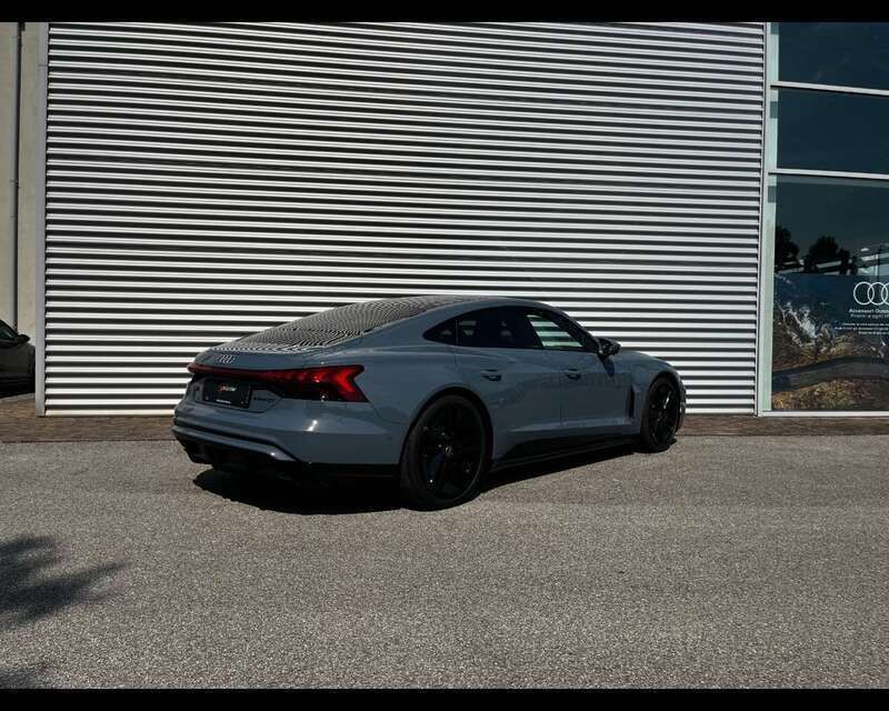 Nuova Audi e-tron GT quattro Ambiente 389 kW (530 CV) 2025 Grigio kemora metallizzato Berlina