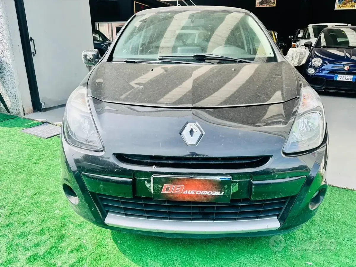 Usata Renault Clio II 75 CV (55 kW) 2011 Nero Berlina