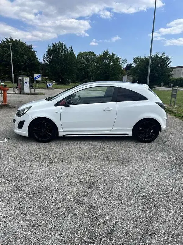 Usata Opel Corsa 95 CV (69 kW) 2014 Bianco Utilitaria