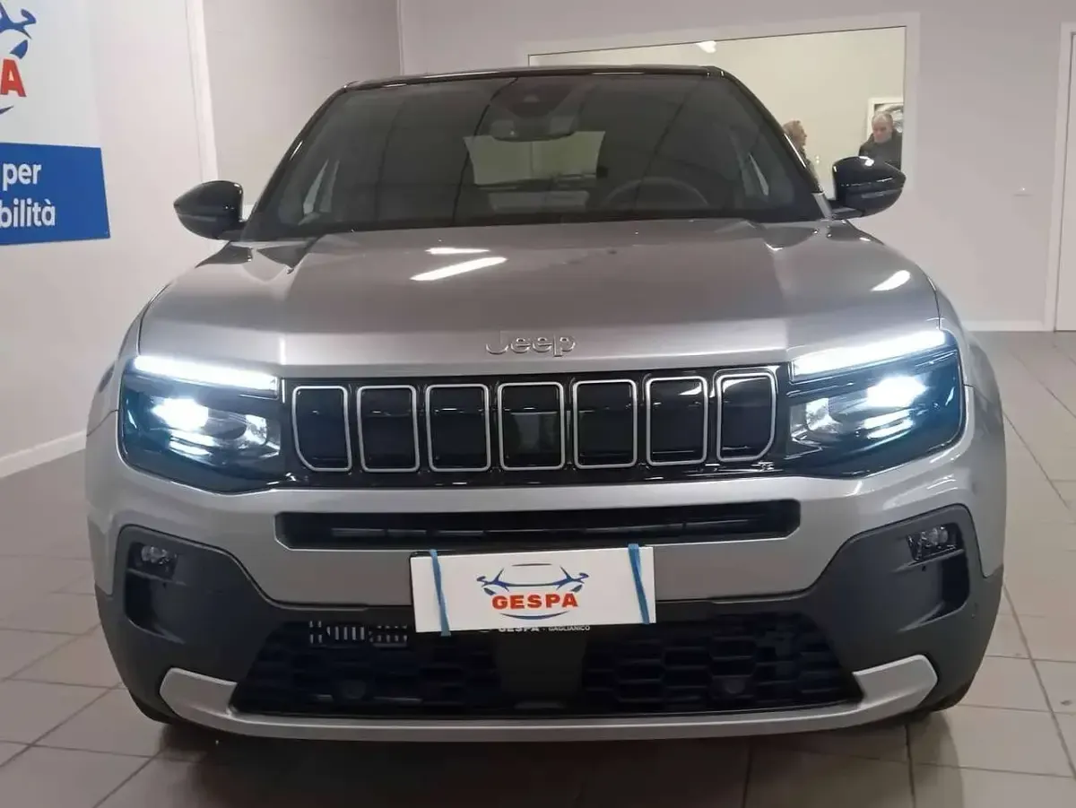 Nuova Jeep Avenger Summit 101 CV (74 kW) 2025 Grigio SUV