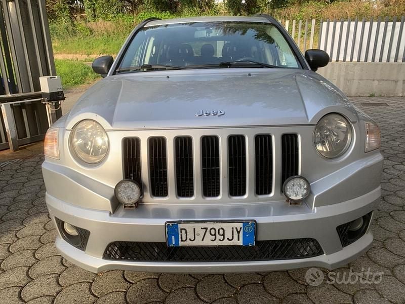 Occasion Jeep Compass 140 ch (102 kW) 2007 Gris SUV