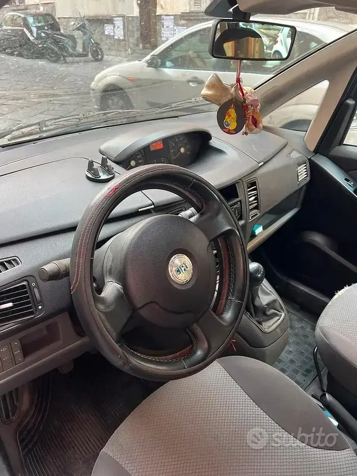 Usata Fiat Idea 69 CV (50 kW) 2007 Grigio Monovolume