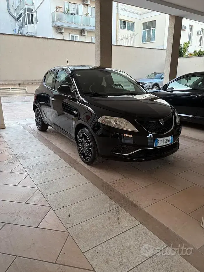 Usata Lancia Ypsilon S 95 CV (69 kW) 2016 Nero Utilitaria