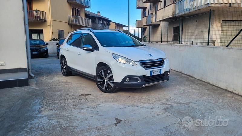 Usata Peugeot 2008 92 CV (67 kW) 2015 Bianco SUV