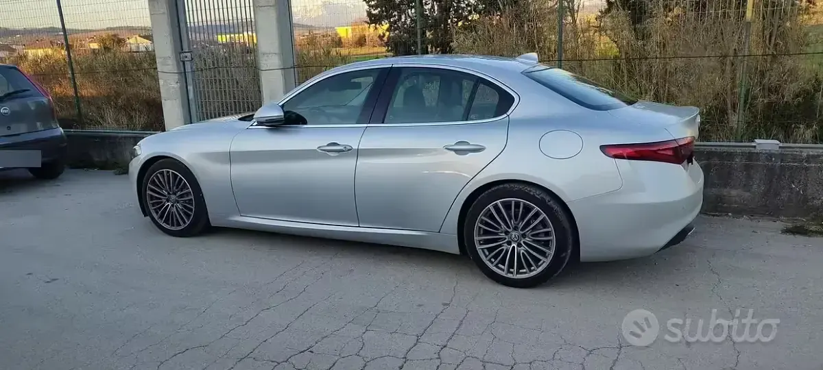 Usata Alfa Romeo Giulia Super 180 CV (132 kW) 2017 Grigio Berlina