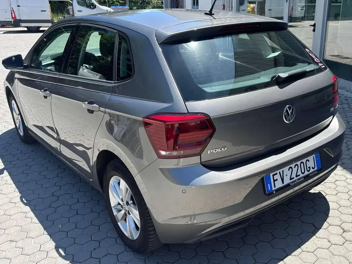 Usata VW Polo Comfortline 90 CV (66 kW) 2019 Grigio Utilitaria