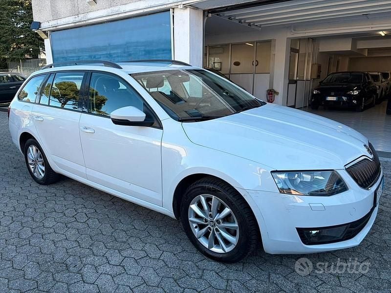 Usata Skoda Octavia G-TEC Ambition 110 CV (80 kW) 2017 Bianco Station wagon