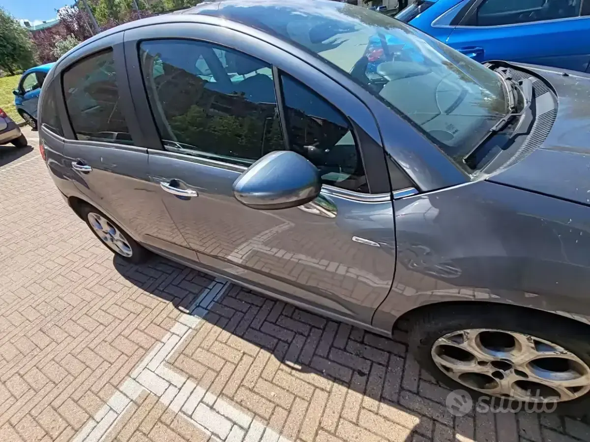 Begagnad Citroën C3 73 HK (53 kW) 2011 Grå Sedan