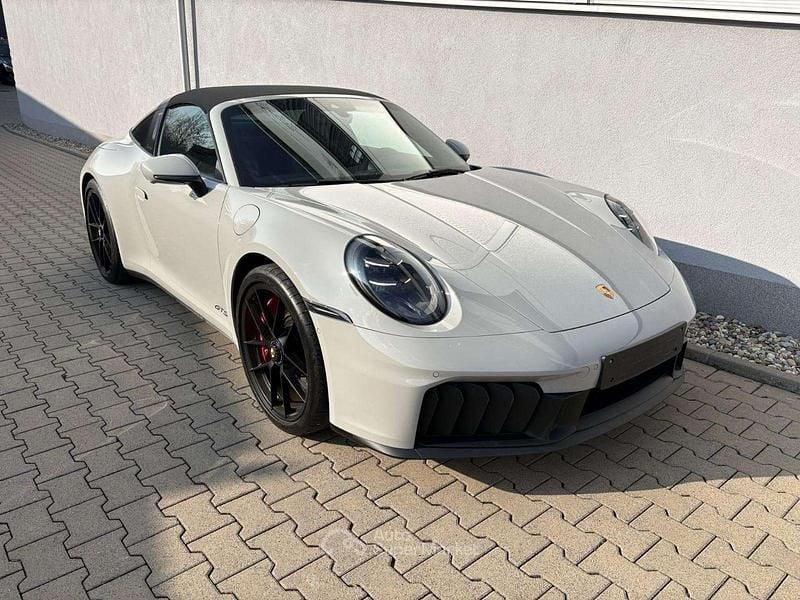 Usata Porsche 911 541 CV (397 kW) 2025 Gesso Cabrio