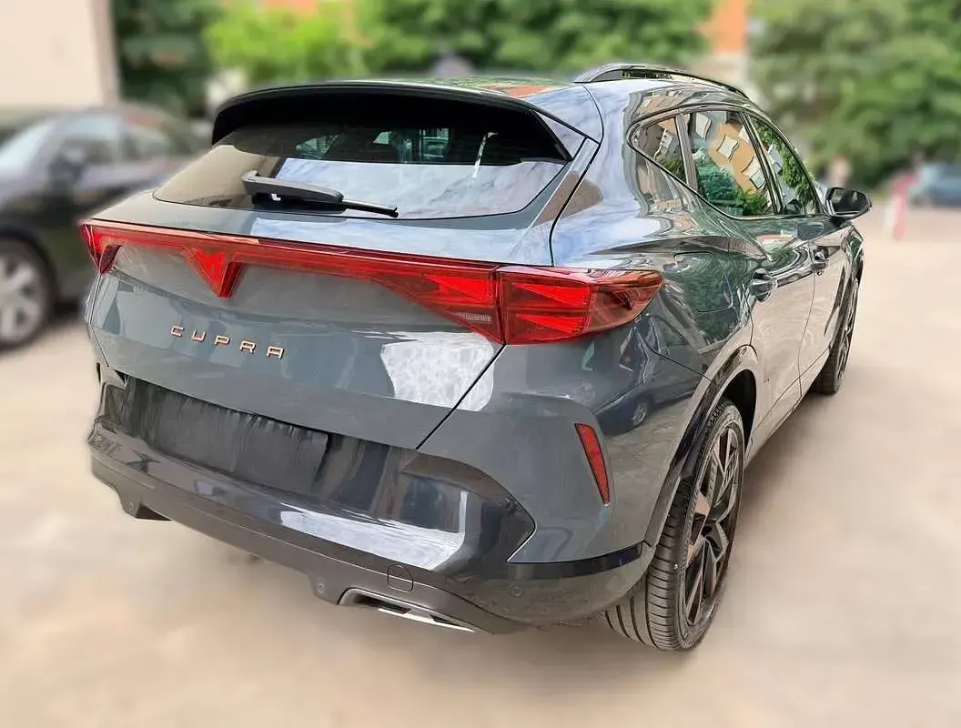 Usata Cupra Formentor 150 CV (110 kW) 2024 Blu/azzurro SUV