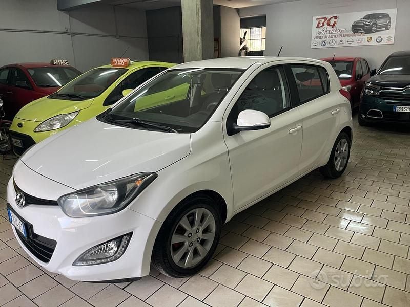 Usata Hyundai i20 Edition 74 CV (54 kW) 2012 Bianco Utilitaria