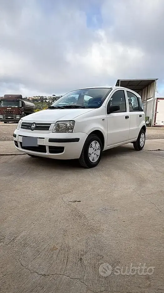 Usata Fiat Panda 69 CV (50 kW) 2007 Bianco Utilitaria