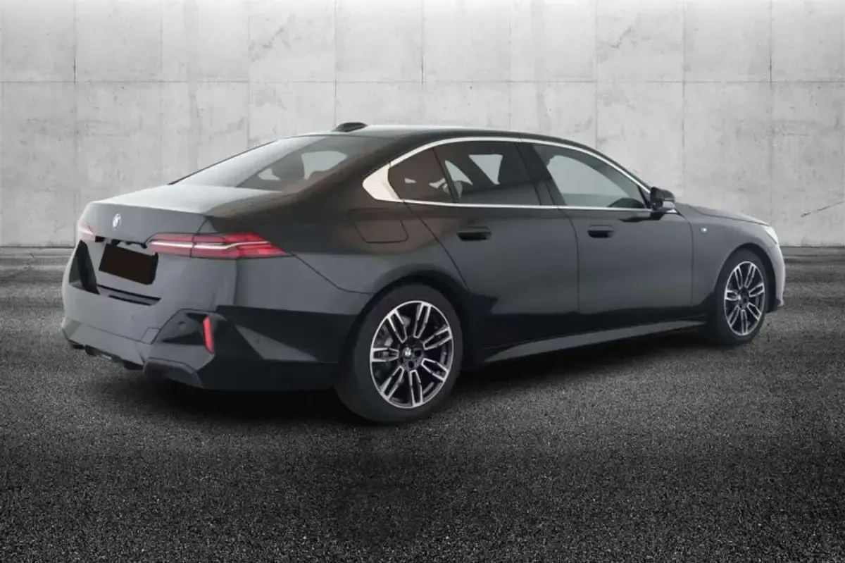 Usata BMW 520 M Sport 197 CV (144 kW) 2024 Nero SUV