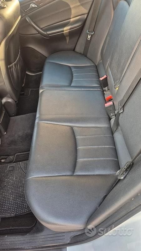 Gebraucht Mercedes C220 150 PS (110 kW) 2005 Grau Kombi