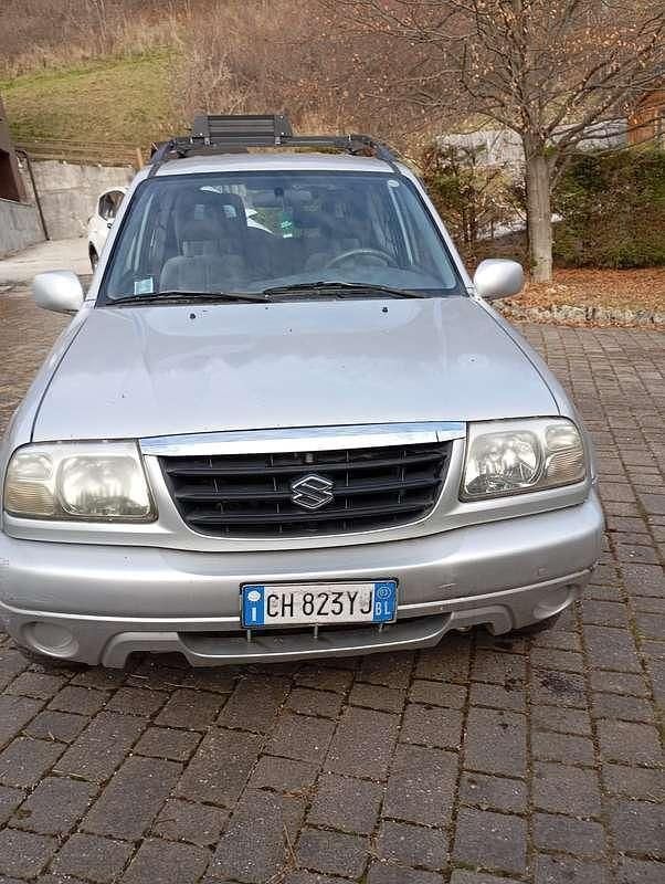 Usata Suzuki Grand Vitara 94 CV (69 kW) 2003 Argento SUV