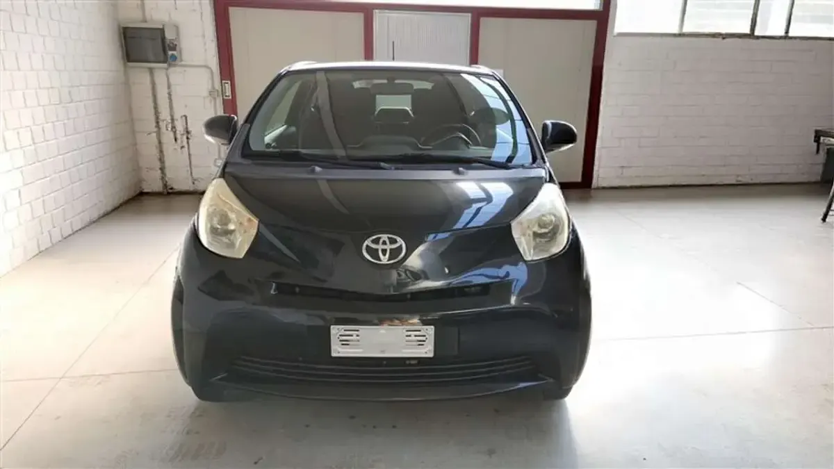 Usata Toyota iQ Sol 68 CV (50 kW) 2009 Nero Utilitaria