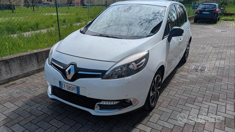 Usata 2015 Renault Scénic III XMOD Monovolume | 5000 € (Ottimo prezzo) - Immagine 1/4