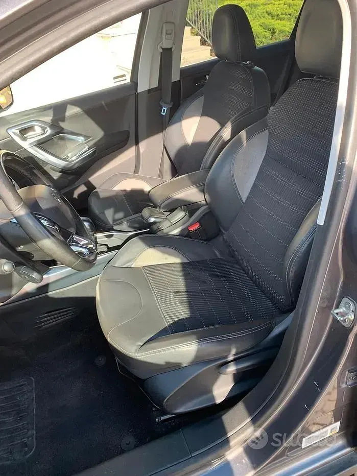 Usata Peugeot 2008 92 CV (67 kW) 2014 Grigio SUV