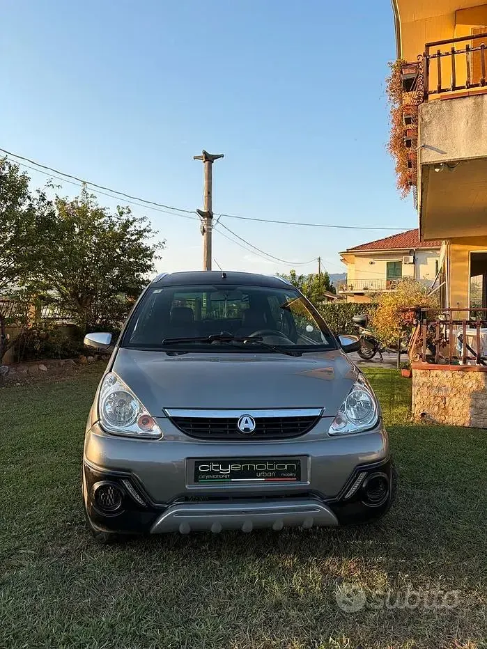 Usata Aixam Crossover Premium 2012 Grigio Berlina