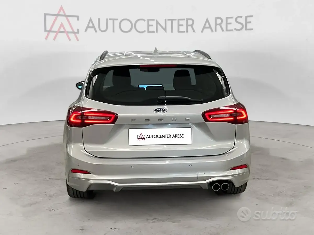 Usata Ford Focus ST-Line 116 CV (85 kW) 2023 Grigio Station wagon